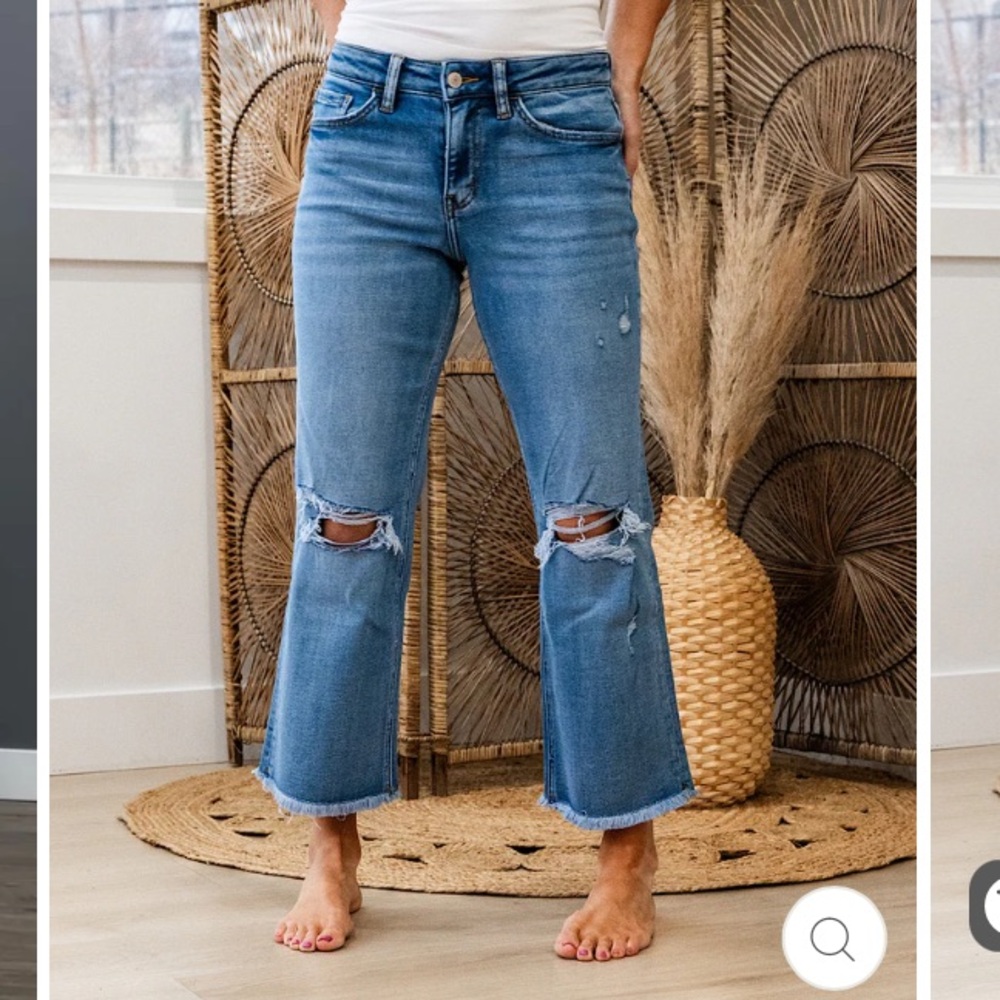 Lovervet Tia Distressed Straight Leg Crop Jeans NWT
